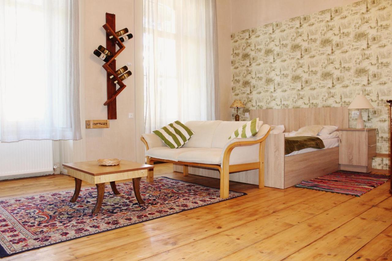 Solo Room Apartment ティビリシ エクステリア 写真
